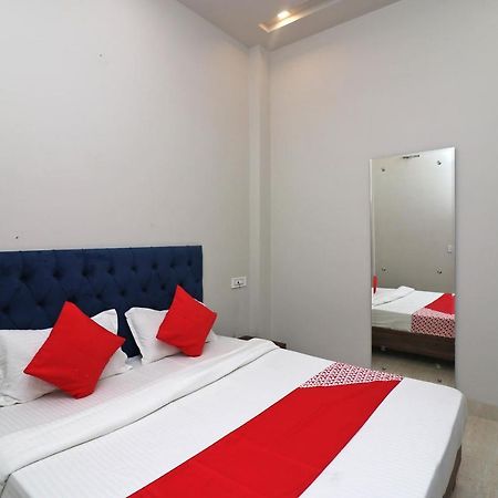 Oyo 38799 Savoy Guest House Pānīpat Kültér fotó