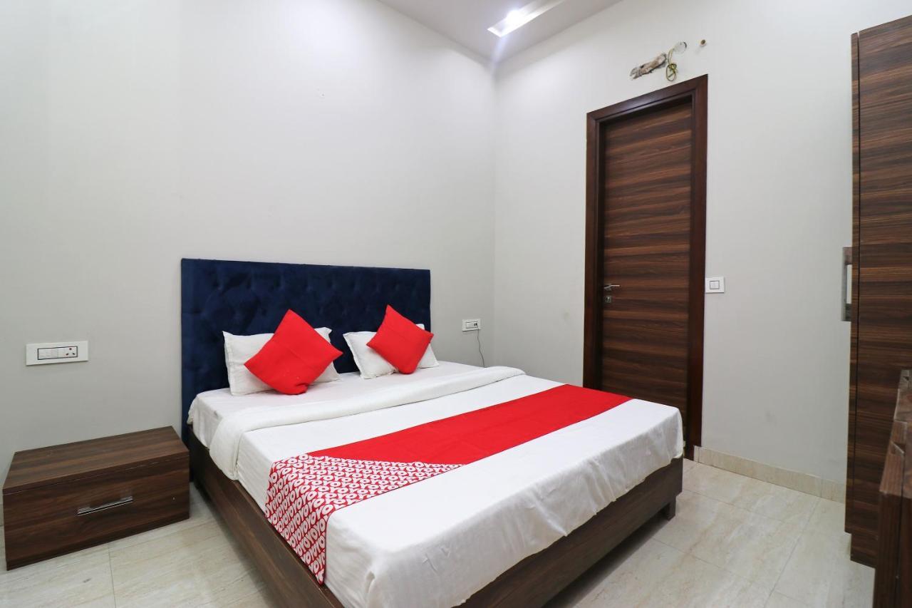 Oyo 38799 Savoy Guest House Pānīpat Kültér fotó