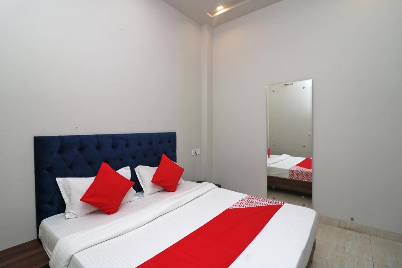 Oyo 38799 Savoy Guest House Pānīpat Kültér fotó