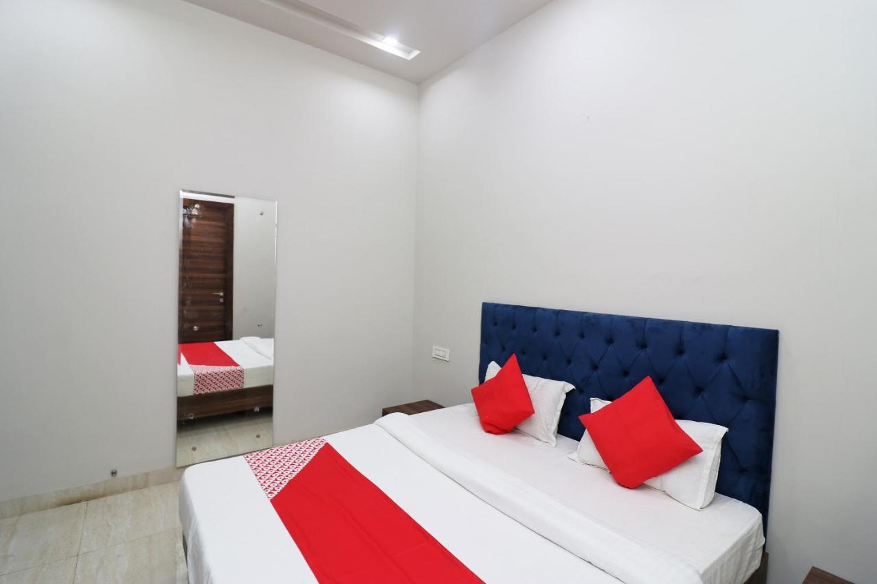 Oyo 38799 Savoy Guest House Pānīpat Kültér fotó