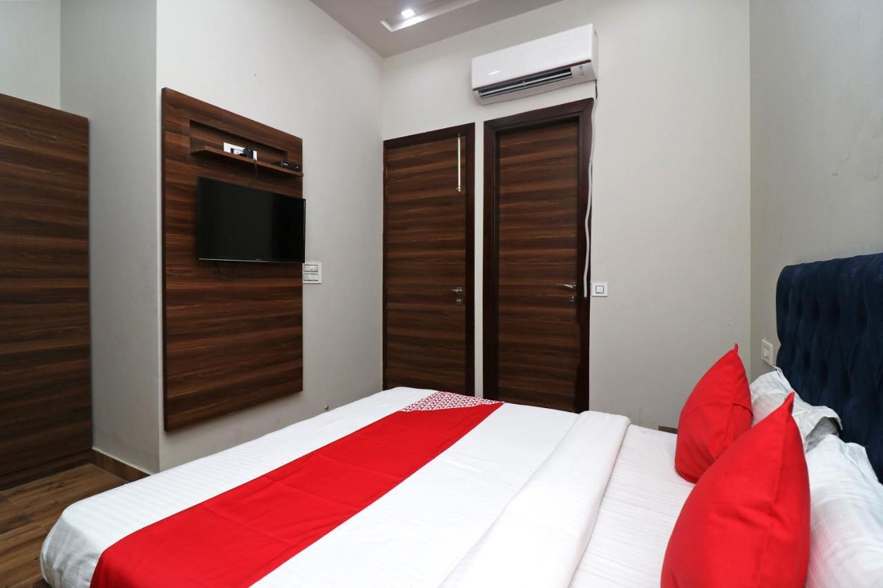 Oyo 38799 Savoy Guest House Pānīpat Kültér fotó
