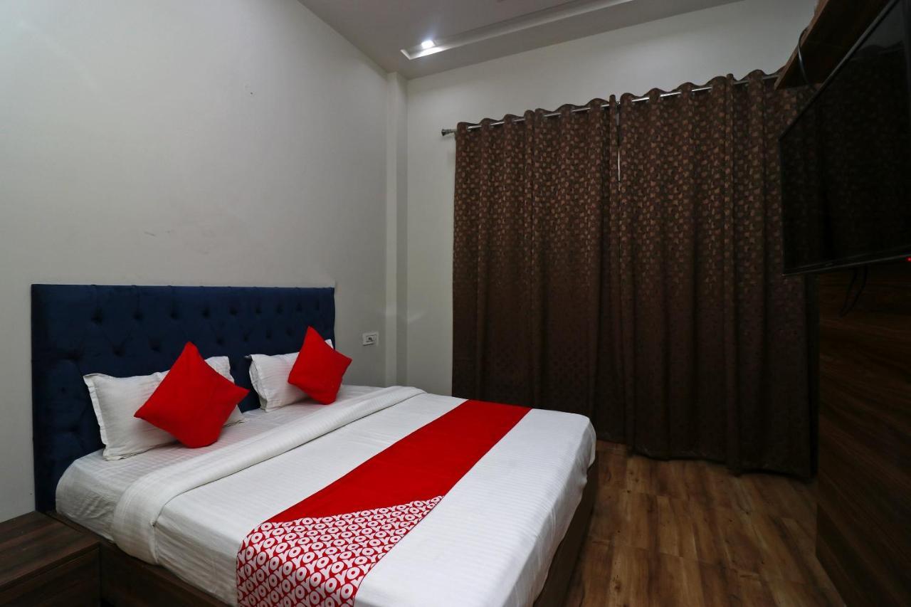 Oyo 38799 Savoy Guest House Pānīpat Kültér fotó